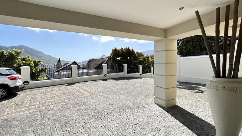 4 Bedroom Property for Sale in Hillcrest Western Cape